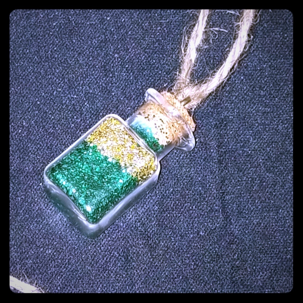 Glitter necklace